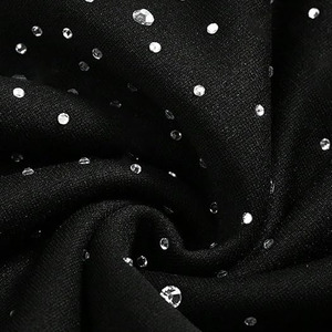 Sudadera con Capucha Negra Premium para Hombre 2025/2026 con Diseño de Tachuelas Dispersas, Elegante, Cómoda, Moderna y Perfecta para Uso Casual - Product Image 5