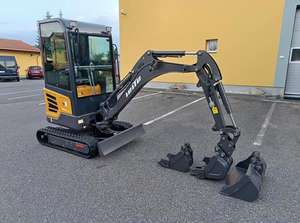 Mini-excavatrice multifonctionnelle de 2,2 tonnes, pelleuse de jardin personnalisée avec moteur et propulseur haute performance - Product Image 6