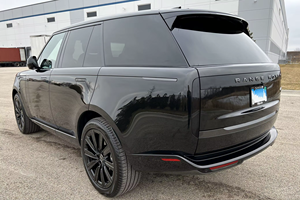 Range Rover P400 SE Plus 2023 d'occasion en excellent état, sans accident, conduite à gauche/droite - Product Image 2