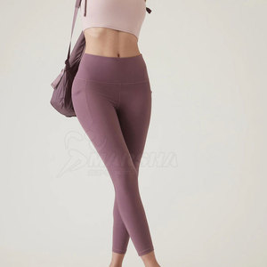 Leggings pour femmes sur mesure en gros, leggings pour femmes fabriqués par des professionnels, style unique, leggings pour femmes de haute qualité - Product Image 3