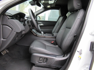 SUV de Lujo Usada de Tamaño Mediano |   Transmisión Automática Clase 204HP, Interior Premium, Asistencia al Conductor Avanzada, Volante a la Izquierda/Derecha Opcional - Product Image 3