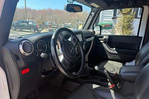 Jeep Wrangler Rubicon Hard Rock 4x4 Usado en Excelentes Condiciones, Año 2015 - Product Image 6