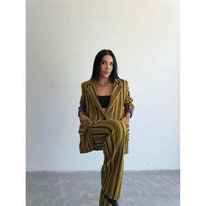 Conjunto de Chaqueta y Pantalones Otomanos a Rayas Verdes para Mujer - Product Image 5