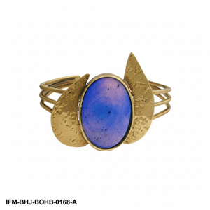 Brazalete de Latón Hecho a Mano con Incrustaciones de Cuerno en Tono Azul, Brazalete de Oro Martillado Artesanal, Joyería Bohemia - Product Image 2