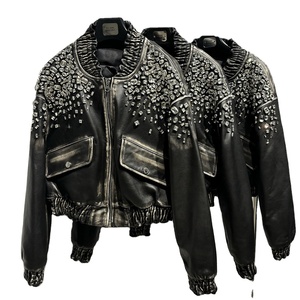 แจ็กเก็ตหนังผู้ชายสีดำติดหมุดสไตล์ร็อคปุ่มหนามหนักสีดำดีไซน์ล่าสุดขายส่ง - Product Image 4