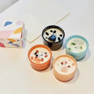 Bougeoir blanc de designer H.M.A Handicrafts avec intérieur et couvercle réfléchissants dorés pour utilisation en vrac et entreprises de cadeaux - Product Image 2