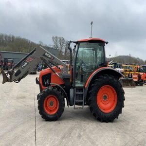 Tractor Kubota L6060 4WD Usado en Venta, Calidad Premium, 120HP 90HP 60HP, Envío Gratis, Entrega Rápida, para Uso Agrícola - Product Image 1