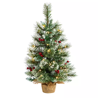Vente en gros 2 pieds. Sapin de Noël artificiel floqué de pin et de baies pré-éclairé de 60 cm sur base en toile de jute, lumières LED blanc chaud