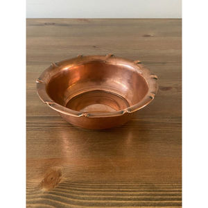 Bol en cuivre élégant pour la décoration de la cuisine et le service des aliments, ajoutant un charme rustique et chaleureux à toute pièce ou à toute table, décoration quotidienne - Product Image 1