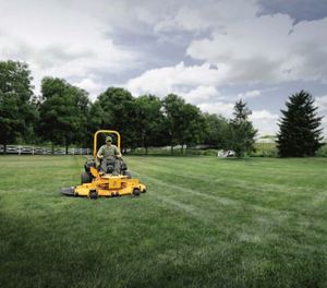 Compre el Cortacésped de Giro Cero Cub Cadet PRO Z Serie 700, Motor Potente de Grado Comercial, Plataforma Ancha, Confiable y Eficiente - Product Image 5