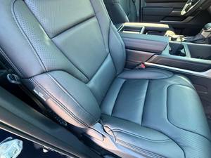 TO-YO-TA TU-ND-RA CUSTOM LIFTED CREW 4X4 AUTOMATIQUE V6 CYLINDRES ÉTAT IMPECCABLE 2025 - Product Image 4