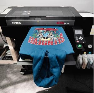 เสื้อฮู้ดดี้ผู้ชายทรงโอเวอร์ไซส์ สไตล์สตรีทแวร์ ฤดูใบไม้ร่วง 2025 ผ้าฝ้าย 100% พิมพ์ลายหนัก ประดับลูกปัด ดีไซน์โดดเด่น ข้อความ 'All We Need Is Money' - Product Image 2