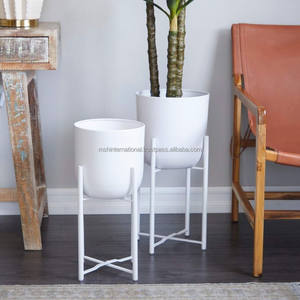 Venta caliente dos macetas de metal con soporte maceta hecha a mano para interiores y exteriores en colores dorados antiguo pequeño y grande - Product Image 3