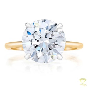Bague de fiançailles de luxe cultivée en laboratoire avec pierre taillée en diamant Cadeau de bijoux de mariage élégant pour la mariée disponible à la vente - Product Image 5