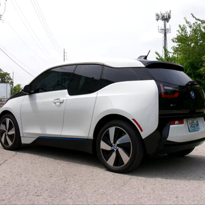 2014 para I3 EV Automático, Litio, Cuero, R19, Tracción Total, Techo Panorámico, Volante a la Izquierda, Interior Claro ~21,000 Millas - Product Image 1