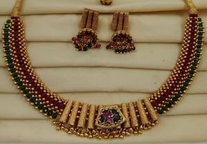 Ensemble collier et boucles d'oreilles élégants plaqués or de haute qualité pour femme, design tendance en laiton perlé, style ethnique, cadeau idéal pour fête et anniversaire - Product Image 2