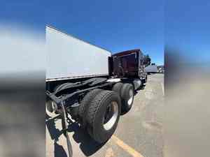 Tracteur routier haute performance 6x4 avec cabine couchette, moteur diesel, pour le transport routier de marchandises - Product Image 2