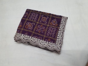 Nuevo trabajo de secuencia de Jari impreso y codificado de Bandhani Bhanej en la frontera para mujeres Sari de seda de fiesta Formal - Product Image 5