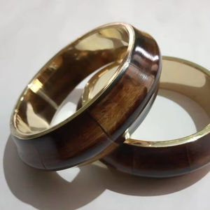 Juego de regalo de accesorios modernos para todos los días que incluye brazaletes de moda Sujetadores únicos y joyería de resina Ideas de regalo perfectas - Product Image 5