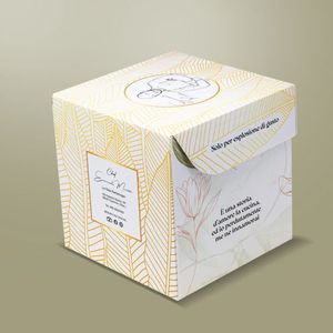 Boîte personnalisée Holly Mod pour Panettone 19x19x19 cm avec laminage mat et gaufrage - Product Image 4