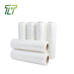 Película elástica Manual de envoltura elástica transparente de PVC de alta resistencia de moda con contención suave de 30cm de ancho para uso industrial de alimentos - Product Image 1