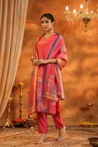 ชุดคุर्ตาผ้าฝ้ายพิมพ์ลายชนเผ่า พร้อมกางเกงและผ้าคลุมไหล่ ประดับเลื่อมตกแต่งด้วยมือ งานฝีมือสไตล์ดั้งเดิมสำหรับผู้หญิงใส่ไปงานปาร์ตี้ - Product Image 3