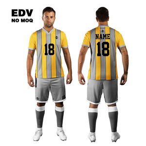 Camiseta de fútbol para ropa OEM con diseño de sublimación personalizado e impresión de logotipo - Product Image 4