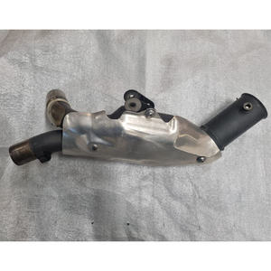 Conector en Y de Acero Inoxidable para Catalizador, Compatible con R1 2009/2010, Nuevo - Product Image 1