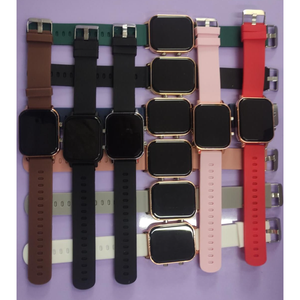 Logo personalizzabile orologio da 10 pollici a LED quadrato con Design moderno Display analogico MDF orologio da parete per soggiorno e uso esterno - Product Image 5