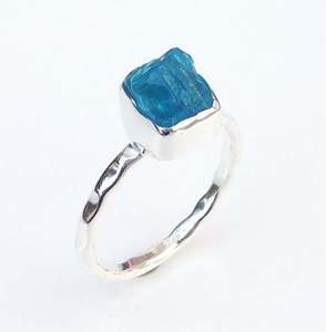 พลอยดิบ นีออนอะพาไทต์ ตัวเรือนเงินแท้ 925  รับรองโดย IEC สำหรับงานหมั้นและงานแต่งงาน  หรูหราสำหรับสุภาพสตรี - Product Image 3