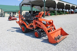 Tractor Kubota BX23S con Cargador Frontal y Retroexcavadora - Product Image 6