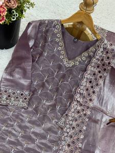 Salwar Kameez traditionnel cousu, coupe ajustée, brodé, réversible, pour femmes, occasions de fête, mariage, Diwali, saisons d'hiver et d'été - Product Image 3