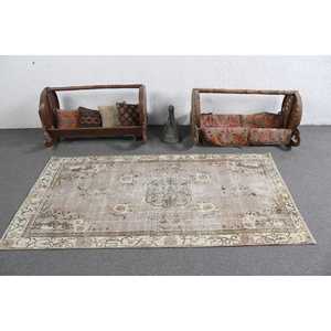 Tapis turc vintage à accents floraux 3,5x6,6 pi (106x200 cm), tapis marron à motifs floraux - Product Image 3