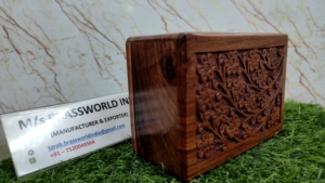 Urna Funeraria de Madera Estilo Americano para Cenizas con Diseño Grabado del Árbol de la Vida, Urna para Mascotas para Funeral - Product Image 3
