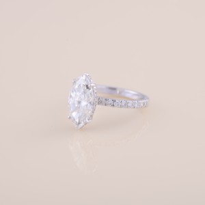 แหวนเพชรทรงมาร์คีส์รับรองโดย IGI พร้อมวงแหวนประดับเพชรแบบ Pavé ทำจากทองคำขาว/โรสโกลด์/ทองคำเหลือง 9K - Product Image 2