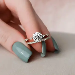 Anillo de compromiso redondo de moissanita para mujer, chapado en oro blanco, Plata de Ley 925, joyería fina, regalo de boda - Product Image 1