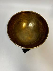 Bol chantant tibétain de qualité supérieure à ton profond Bol de guérison sonore de méditation fait à la main de 5.6 pouces - Product Image 3