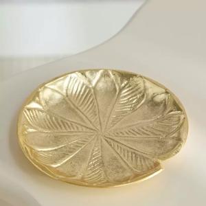 Nuevos diseños Venta caliente Bandejas de aluminio decorativas de Navidad Nueva llegada Bandejas decorativas festivas para servir al por mayor. - Product Image 5