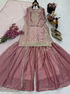 Salwar Kameez de Georgette de Seda de Primera Calidad Estilo Teej con Piel Sintética Multicolor Sin Costuras para Fiestas de Invierno - Product Image 6