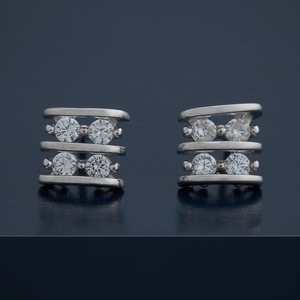 Boucles d'oreilles en argent 92,5 avec diamant, saphir et perle en or 14 carats, design géométrique et animalier, plaqué or tendance pour fiançailles - Product Image 1