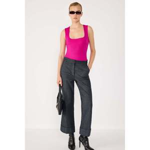 Blusa Casual de Manga Corta con Logotipo Frontal - Product Image 2