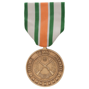 Pin de solapa dorado de lujo personalizado de alta calidad, insignia de hombro de Honor con caja ronpex - Product Image 5