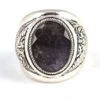 Bague pour homme en argent sterling 925, artisanale, gravée, saphir bleu marine ovale serti clos, certifiée IGI, pour usage quotidien