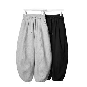 Pantalones de chándal holgados unisex de 400 g/m² con puños, estilo hip-hop, gruesos y apilados, de corte medio, para hombre, modelo 2026 personalizado - Product Image 2