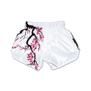 Shorts de Muay Thai sur mesure pour hommes, imprimés par sublimation, pour la boxe et le MMA, fabriqués en satin, short de kickboxing personnalisé - Product Image 2