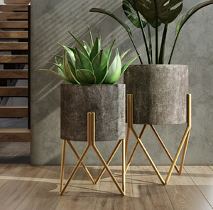 Juego de Macetas de Hierro Galvanizado Dorado de Estilo Contemporáneo de Alta Calidad, Acabado con Recubrimiento en Polvo, Tamaños Pequeño y Grande para Decoración del Hogar y Jardín - Product Image 4