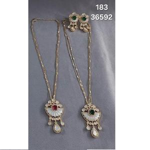 Qualité de luxe élégant Long et court couches Kundan collier Combo artisanal ensemble de bijoux de mariée disponible à la quantité en vrac - Product Image 2