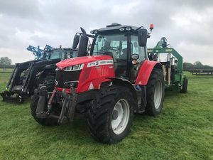 Tractor agrícola eficiente Massey Ferguson 6714S - Product Image 3