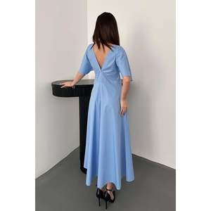 Vestido midi de popelina azul con botones - Azul - Product Image 5