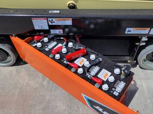 Peralatan angkat industri elektrik, kapasitas beban 227kg, pengangkat Platform listrik seluler JLG ES1530L - Product Image 4